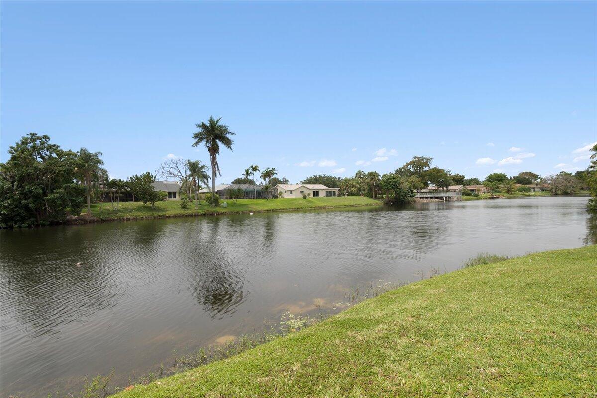 SOUTH SHORE 1 OF WELLINGTON - Residential