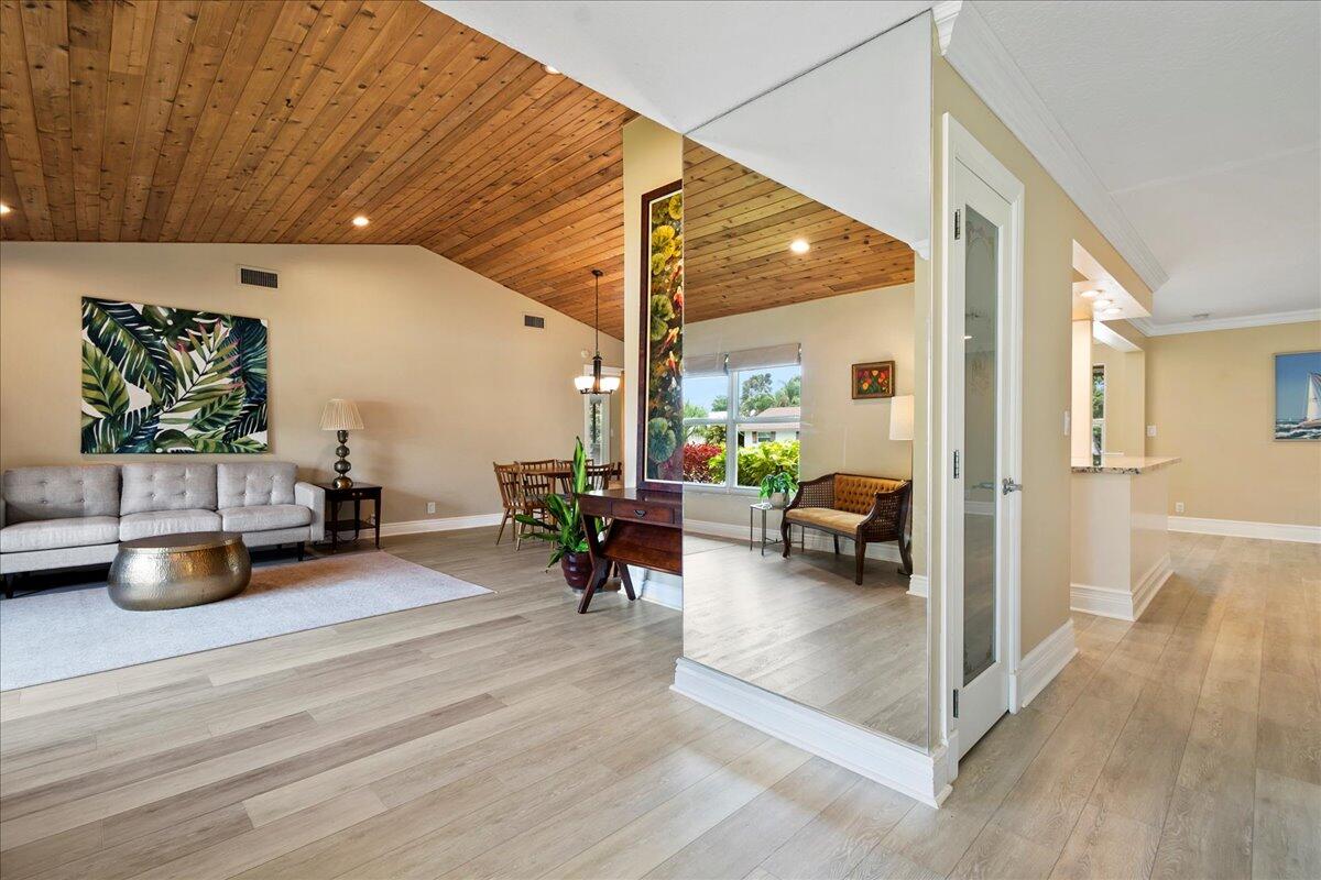 SOUTH SHORE 1 OF WELLINGTON - Residential