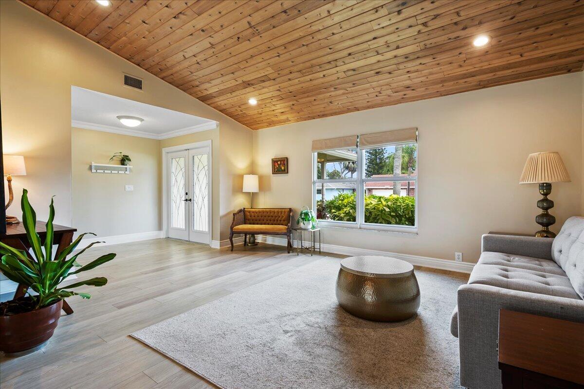 SOUTH SHORE 1 OF WELLINGTON - Residential