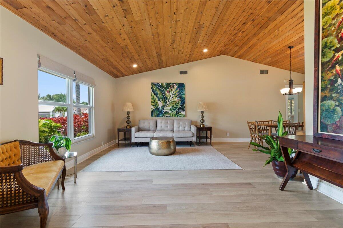 SOUTH SHORE 1 OF WELLINGTON - Residential