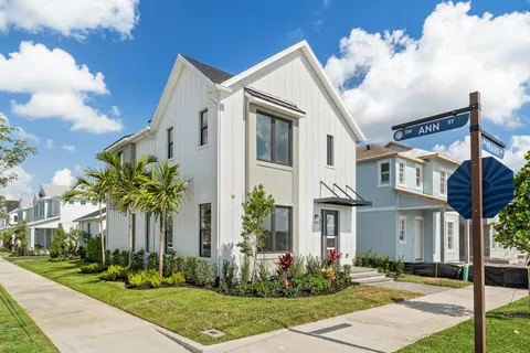 950 SW Prairie Avenue, Palm City, FL MLS: R11035065