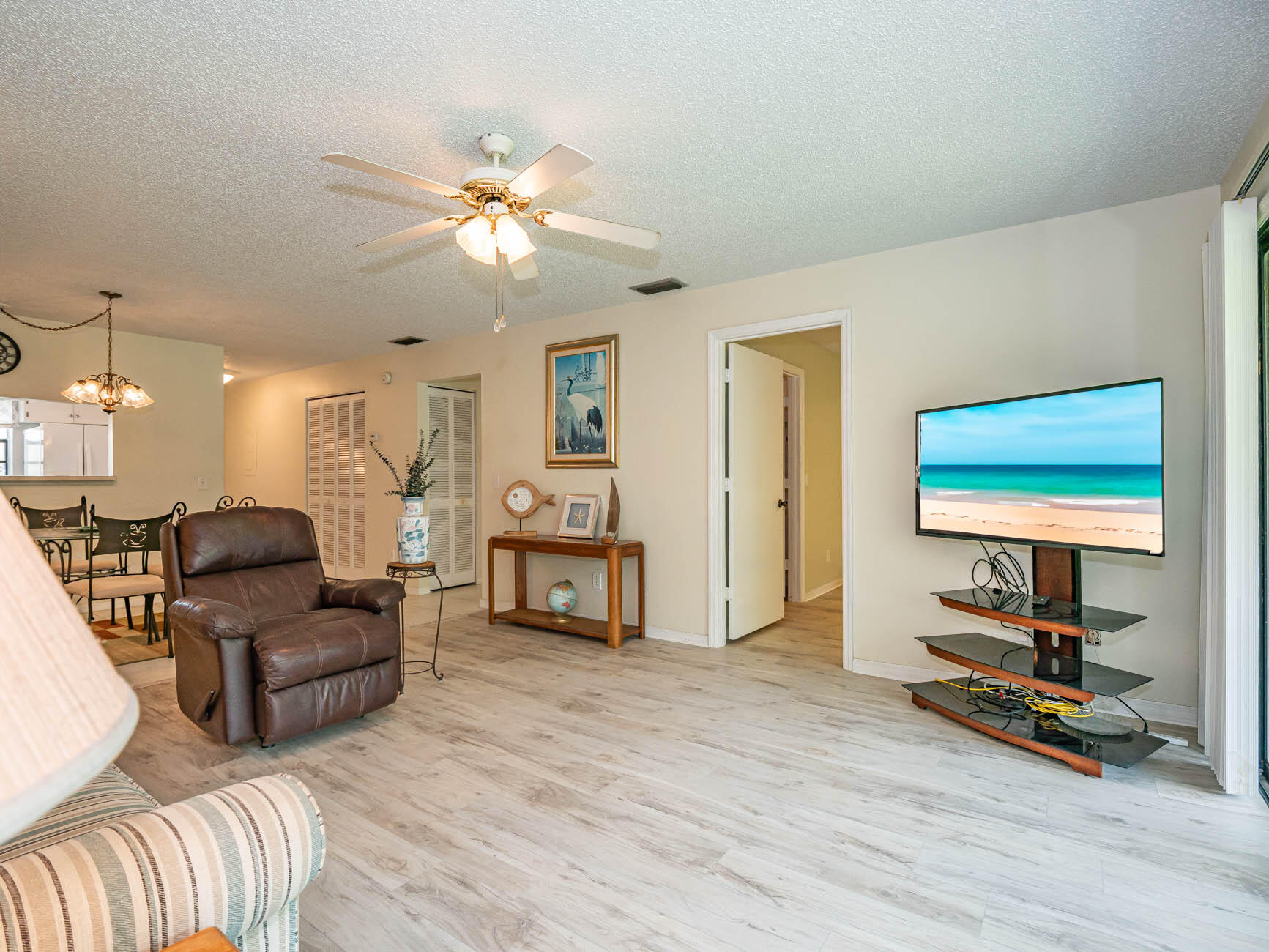 OAK PARK TERRACE UNITS 1-16 - Residential Lease