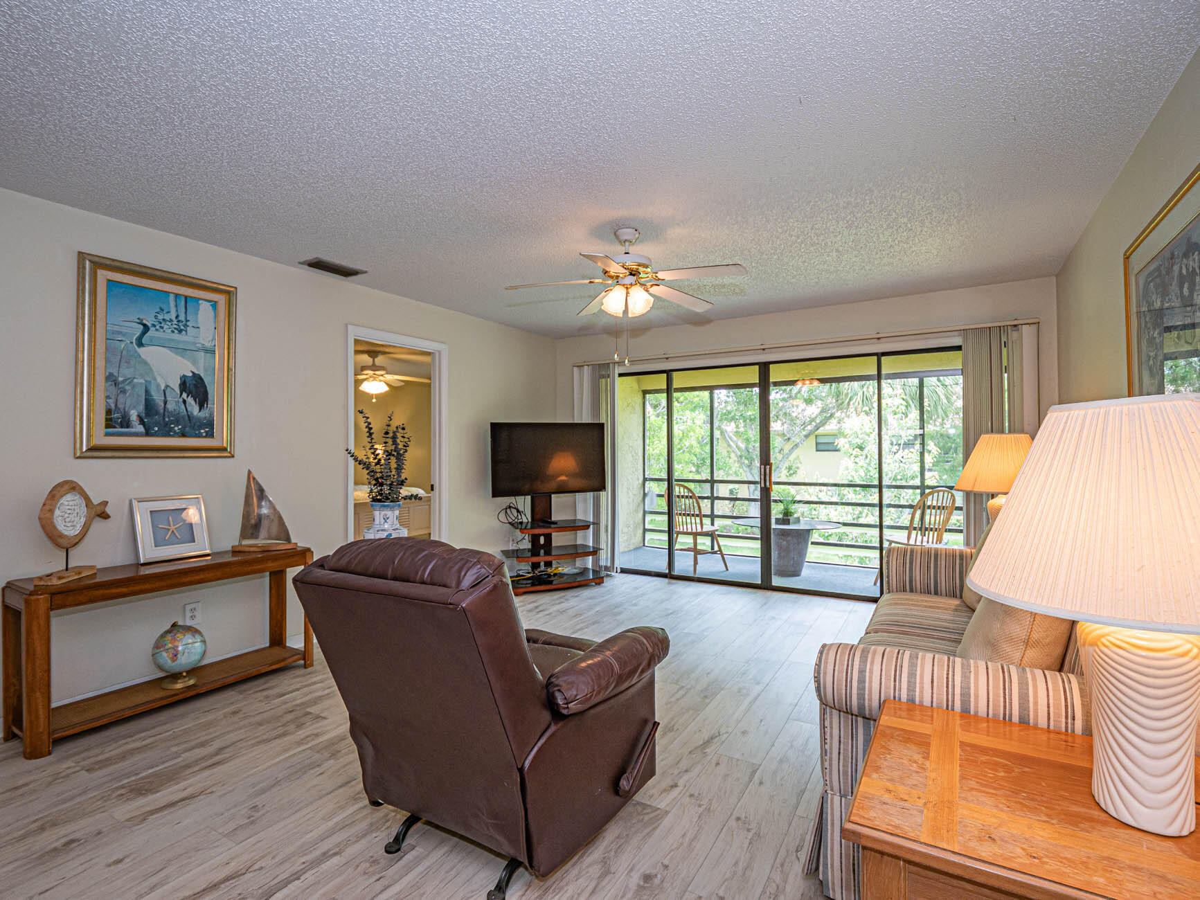 OAK PARK TERRACE UNITS 1-16 - Residential Lease