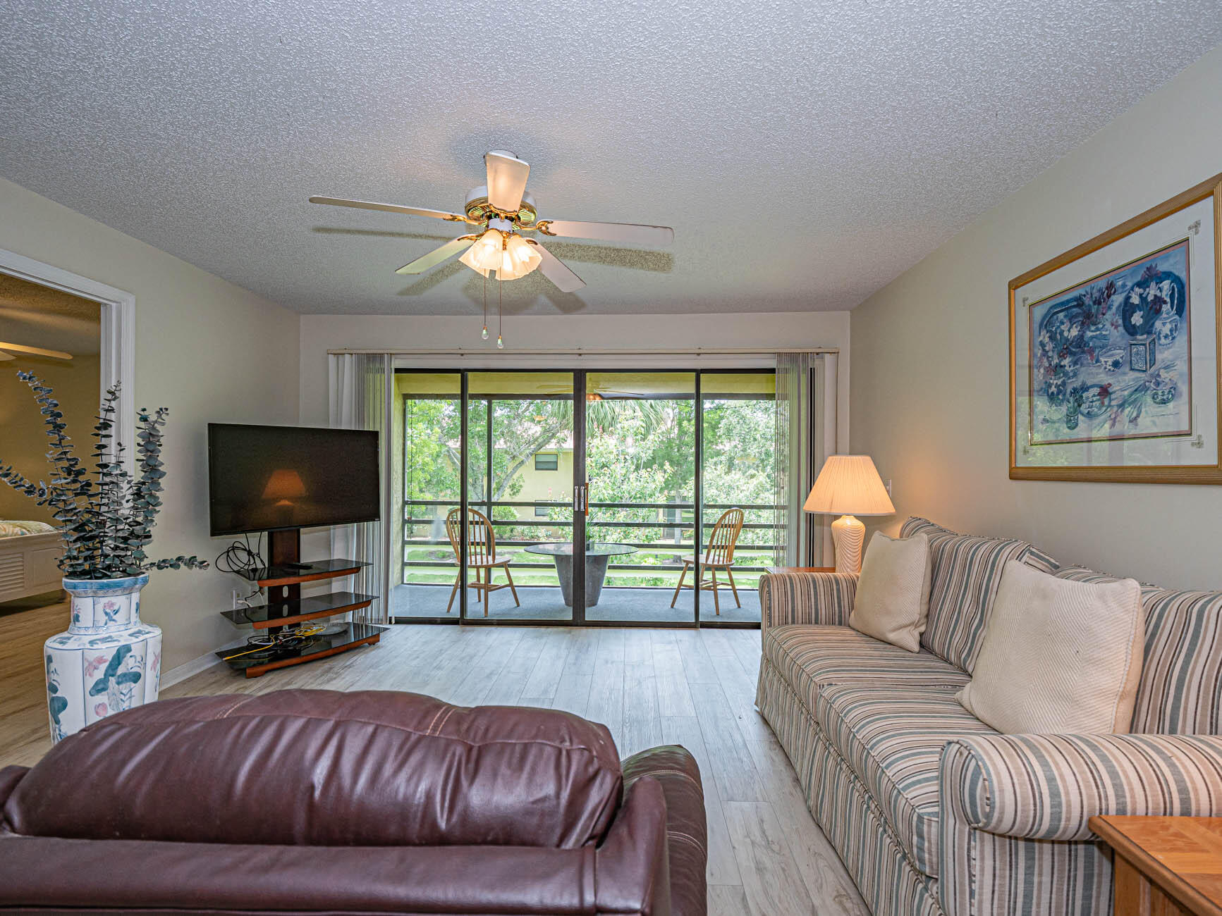 OAK PARK TERRACE UNITS 1-16 - Residential Lease