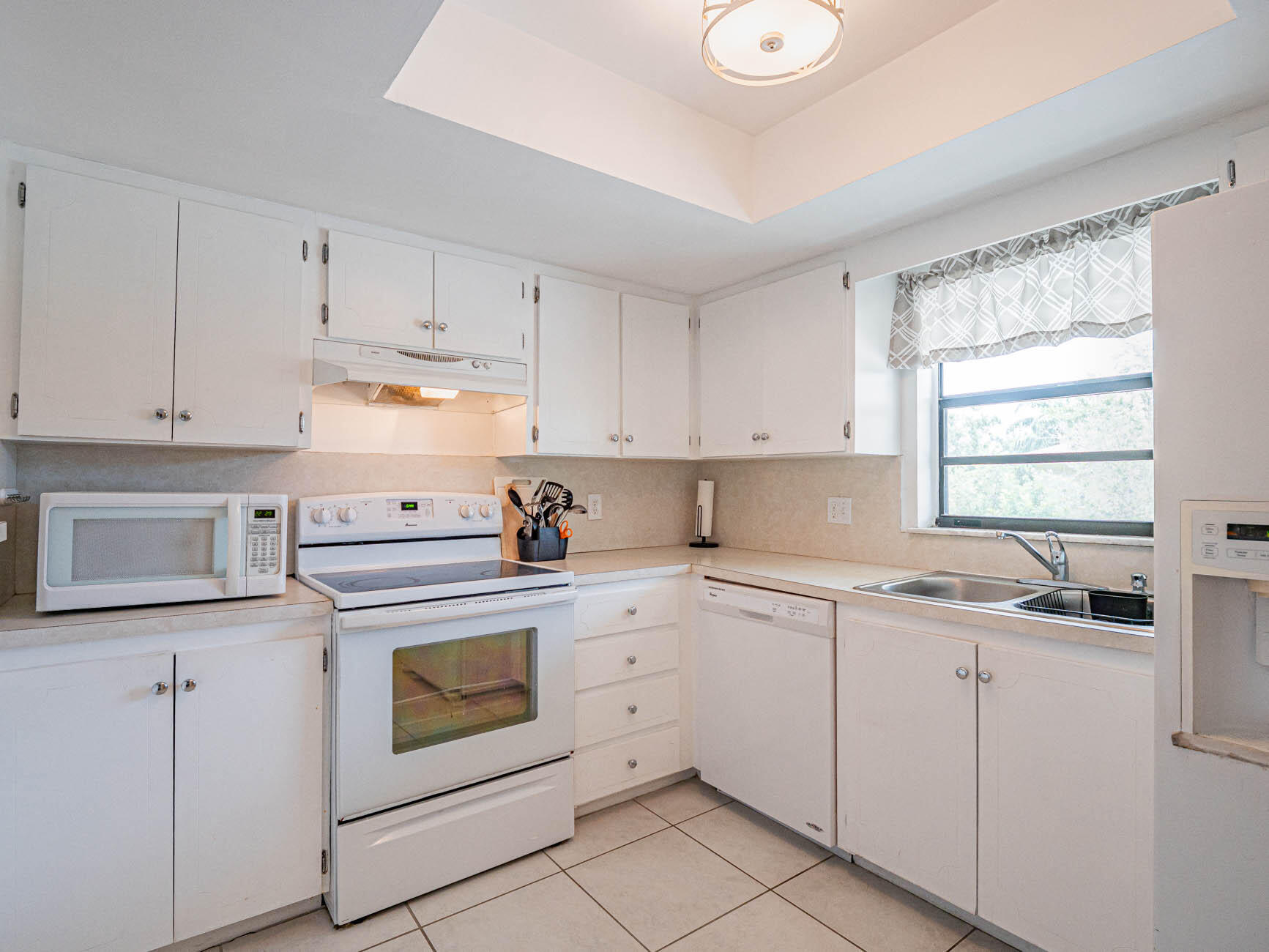 OAK PARK TERRACE UNITS 1-16 - Residential Lease