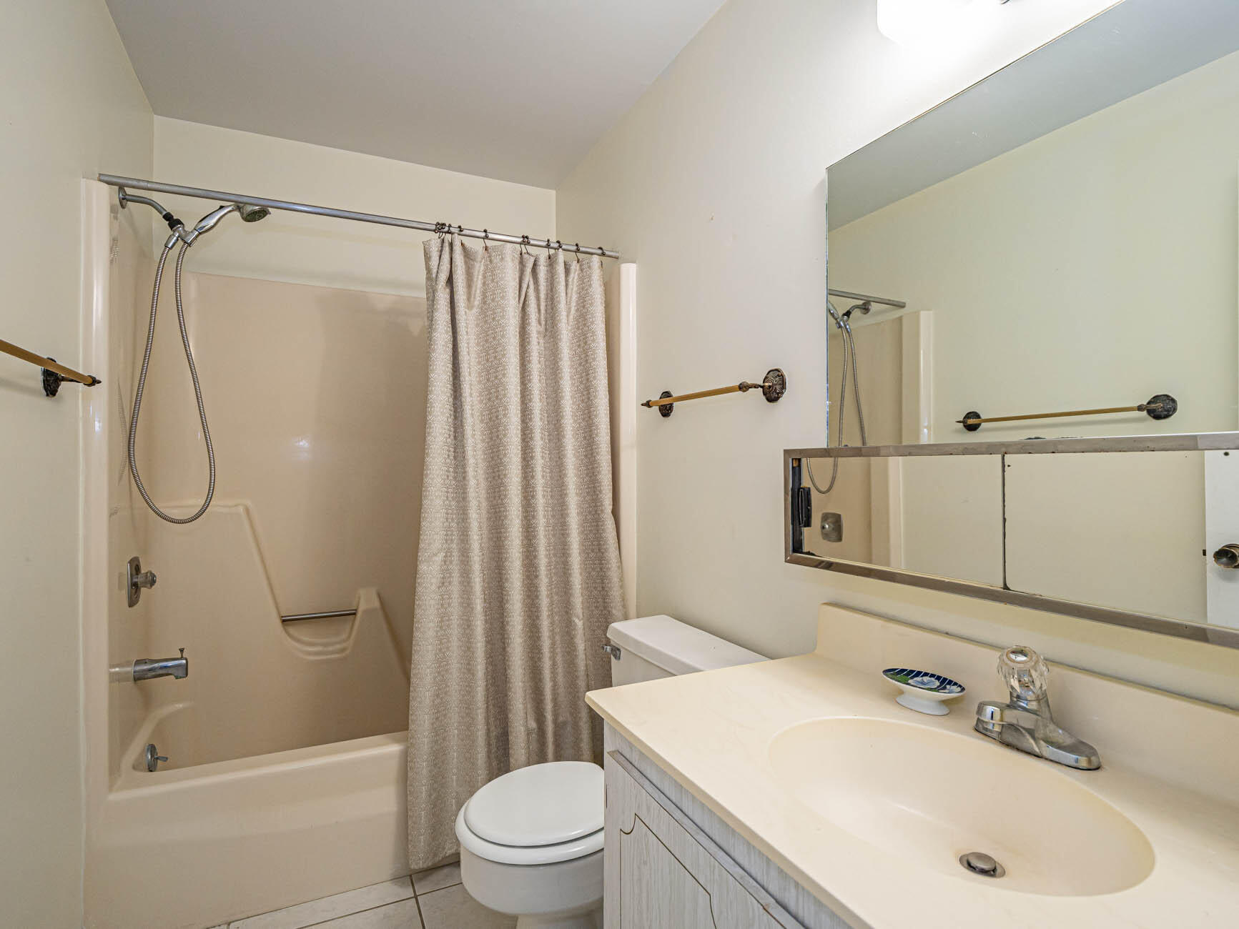 OAK PARK TERRACE UNITS 1-16 - Residential Lease