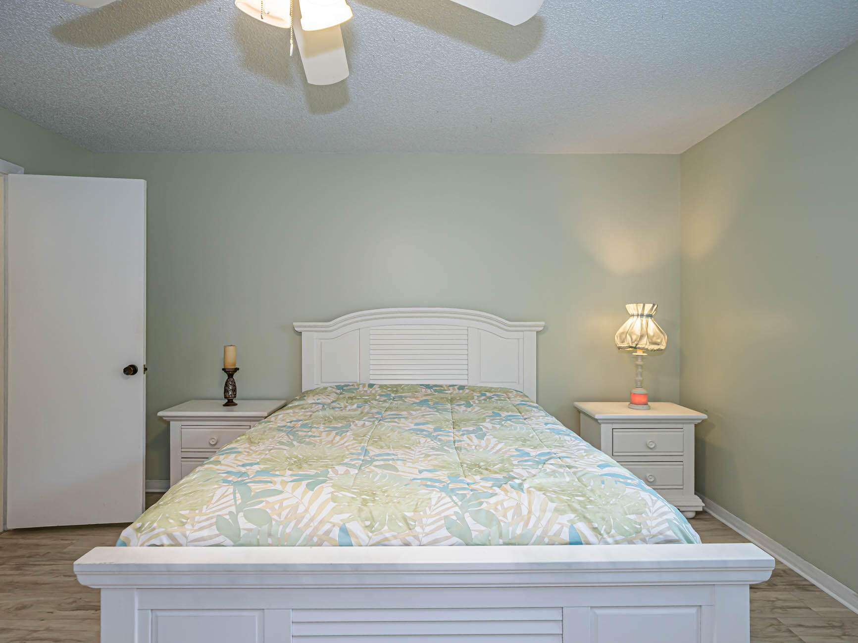 OAK PARK TERRACE UNITS 1-16 - Residential Lease