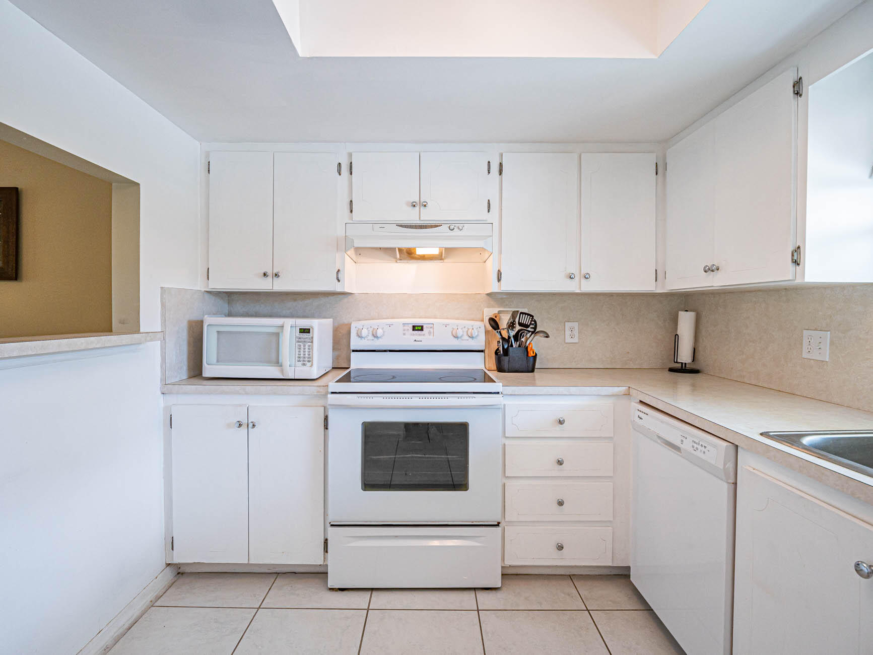 OAK PARK TERRACE UNITS 1-16 - Residential Lease