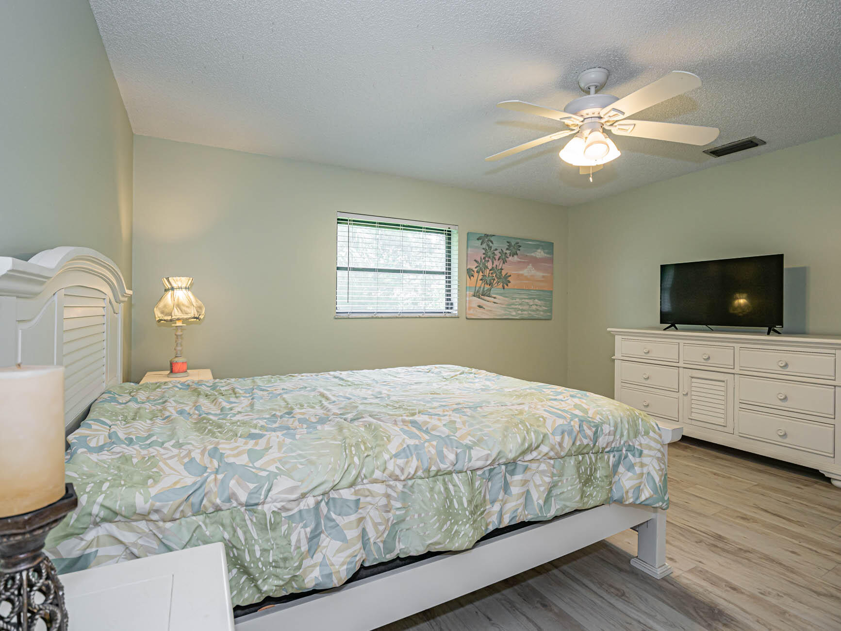 OAK PARK TERRACE UNITS 1-16 - Residential Lease