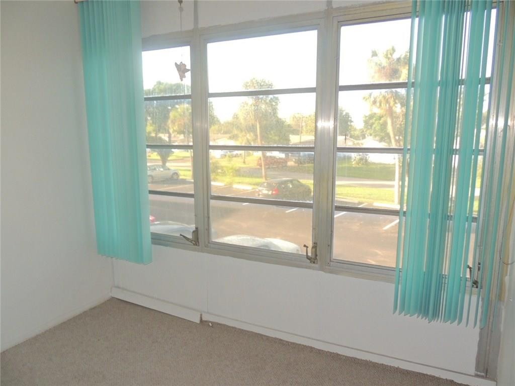 CASTLE APTS - Residential