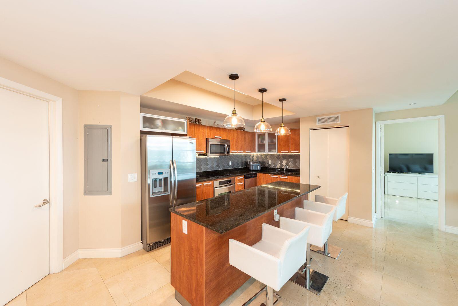 THE ATRIUM AT AVENTURA CO - Residential Lease