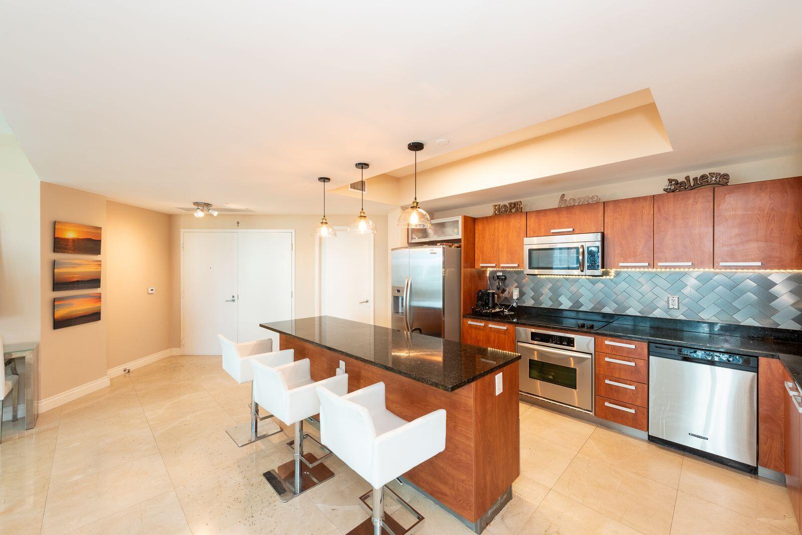 THE ATRIUM AT AVENTURA CO - Residential Lease