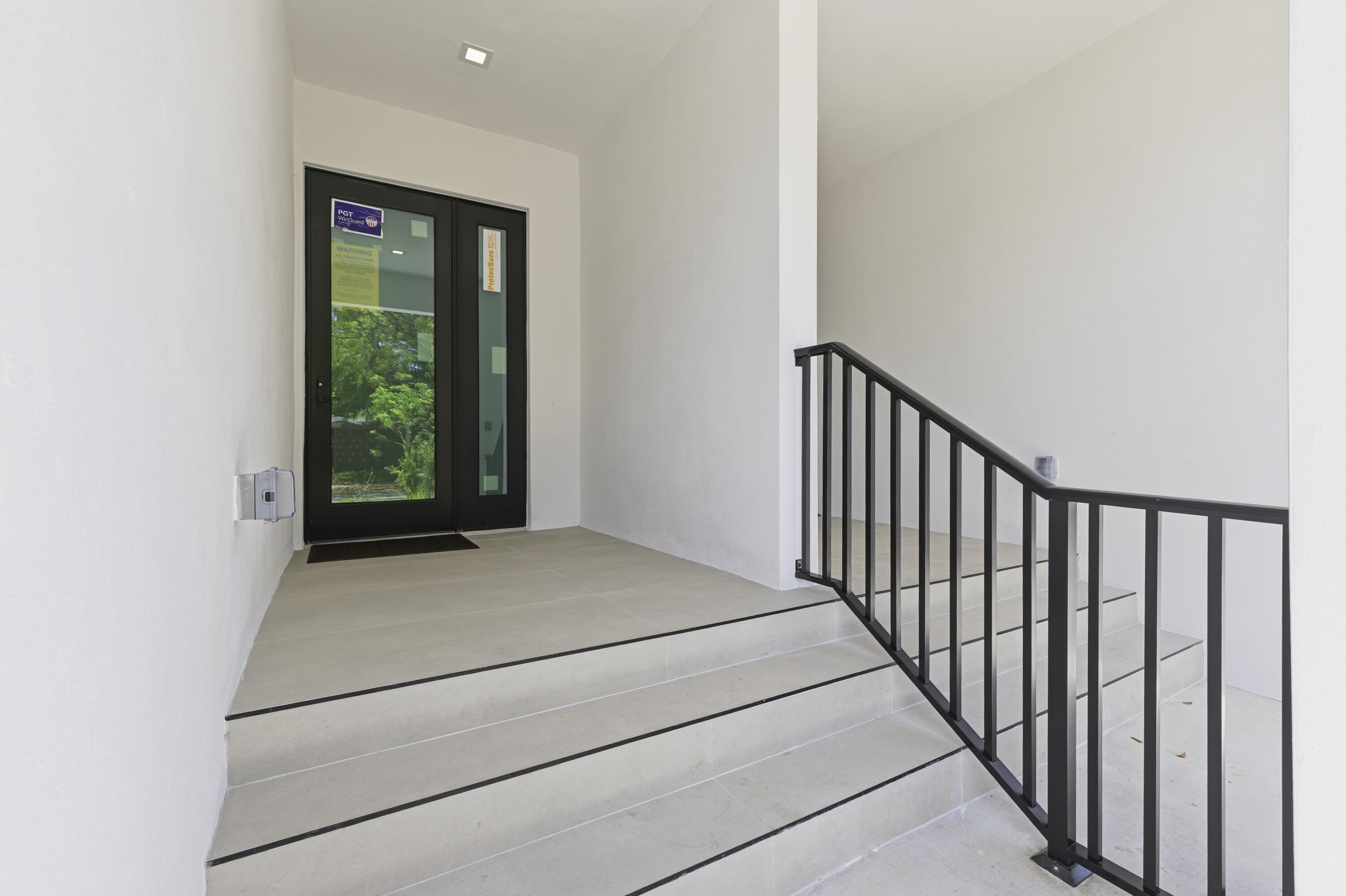 819 SW 1st Street