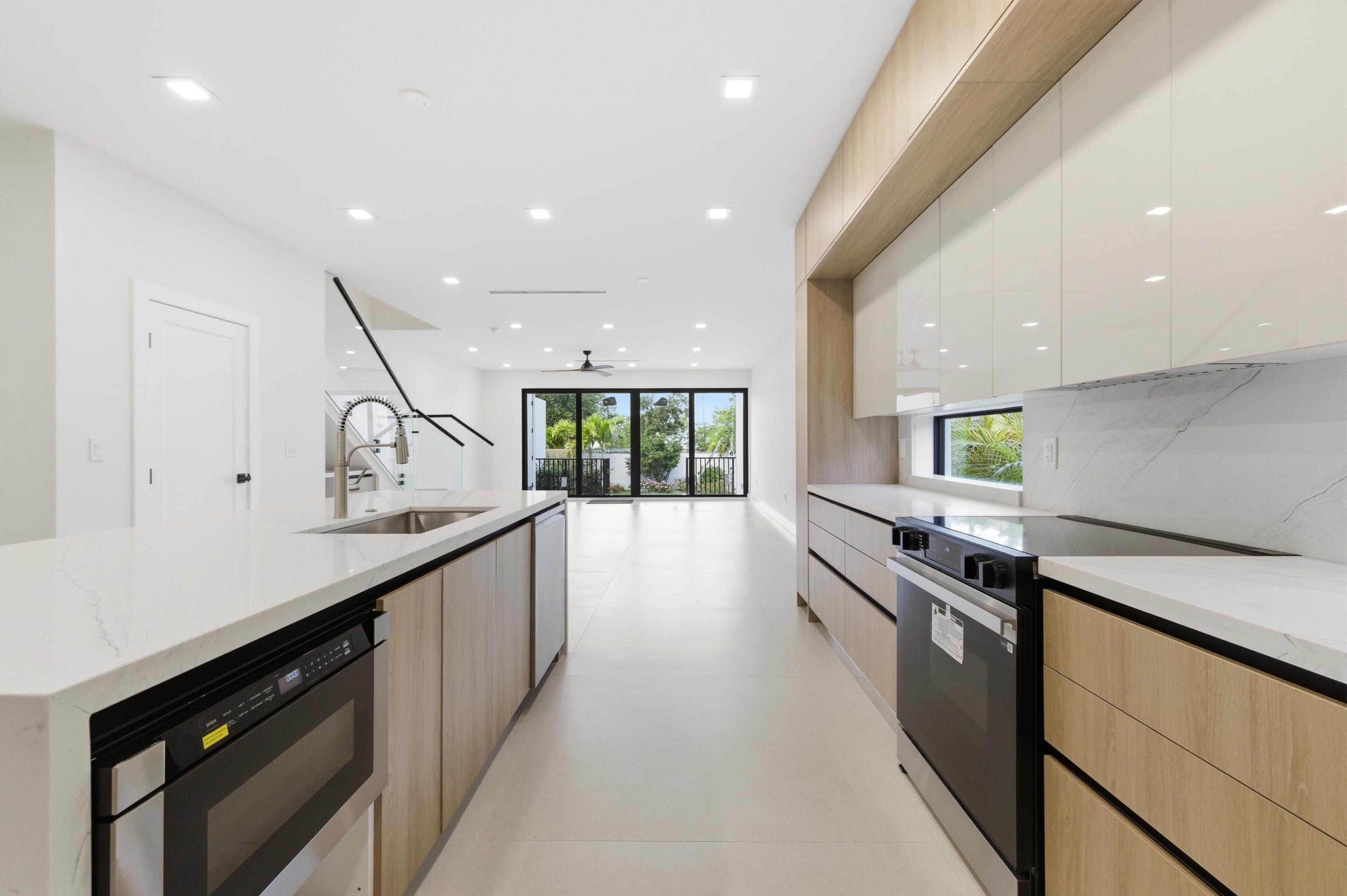 Sailboat Bend - Residential