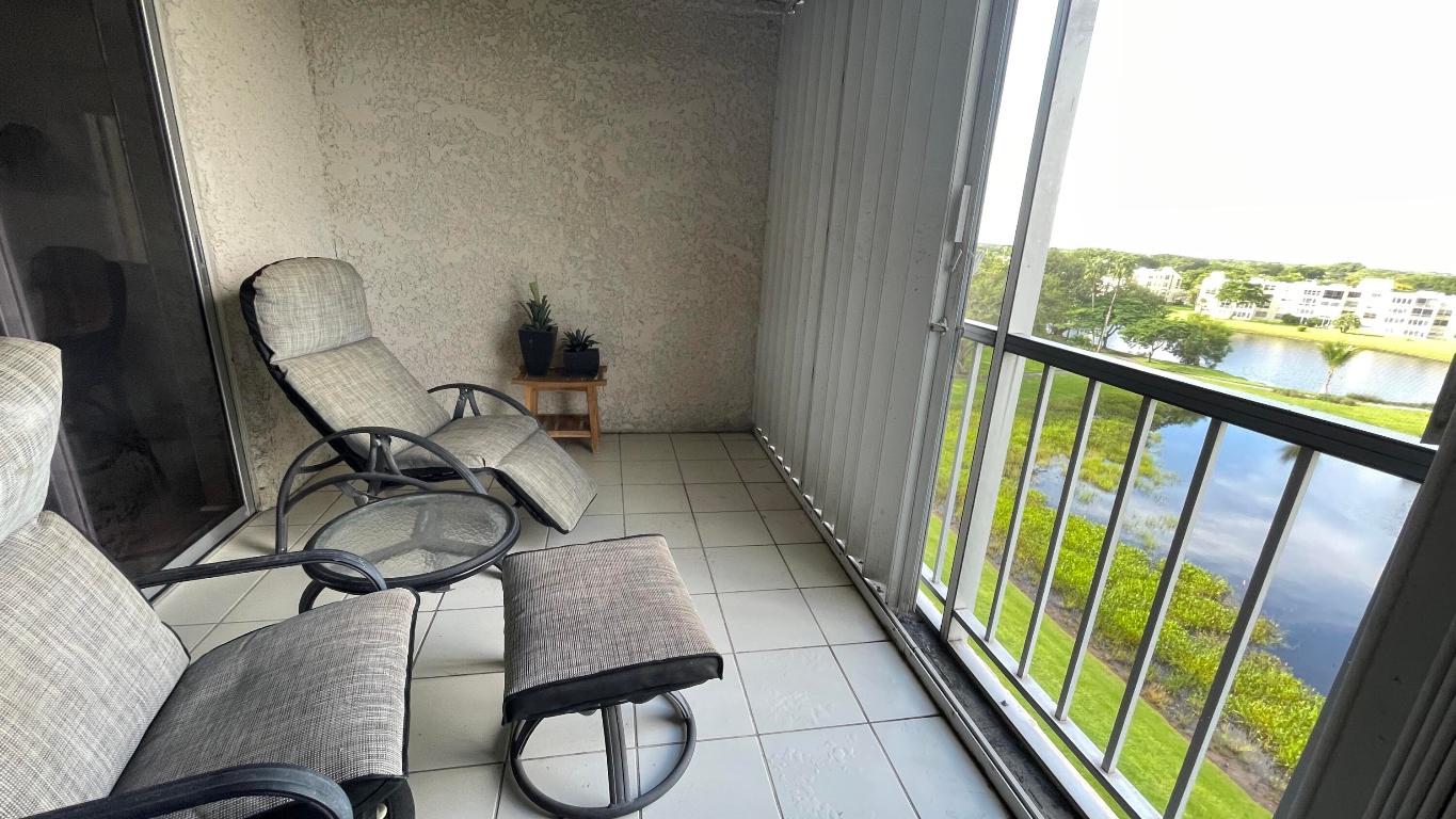 VILLAGES OF ORIOLE BONAIRE - Residential