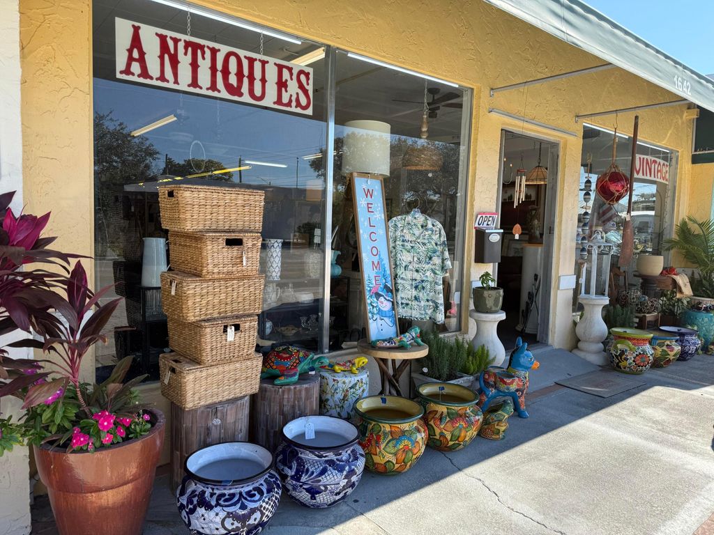 Photo of 1642 Old Dixie Highway, Vero Beach, FL 32960 (MLS # R11165039)