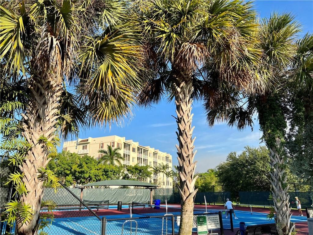 Palm Aire, Palm-Aire - Residential