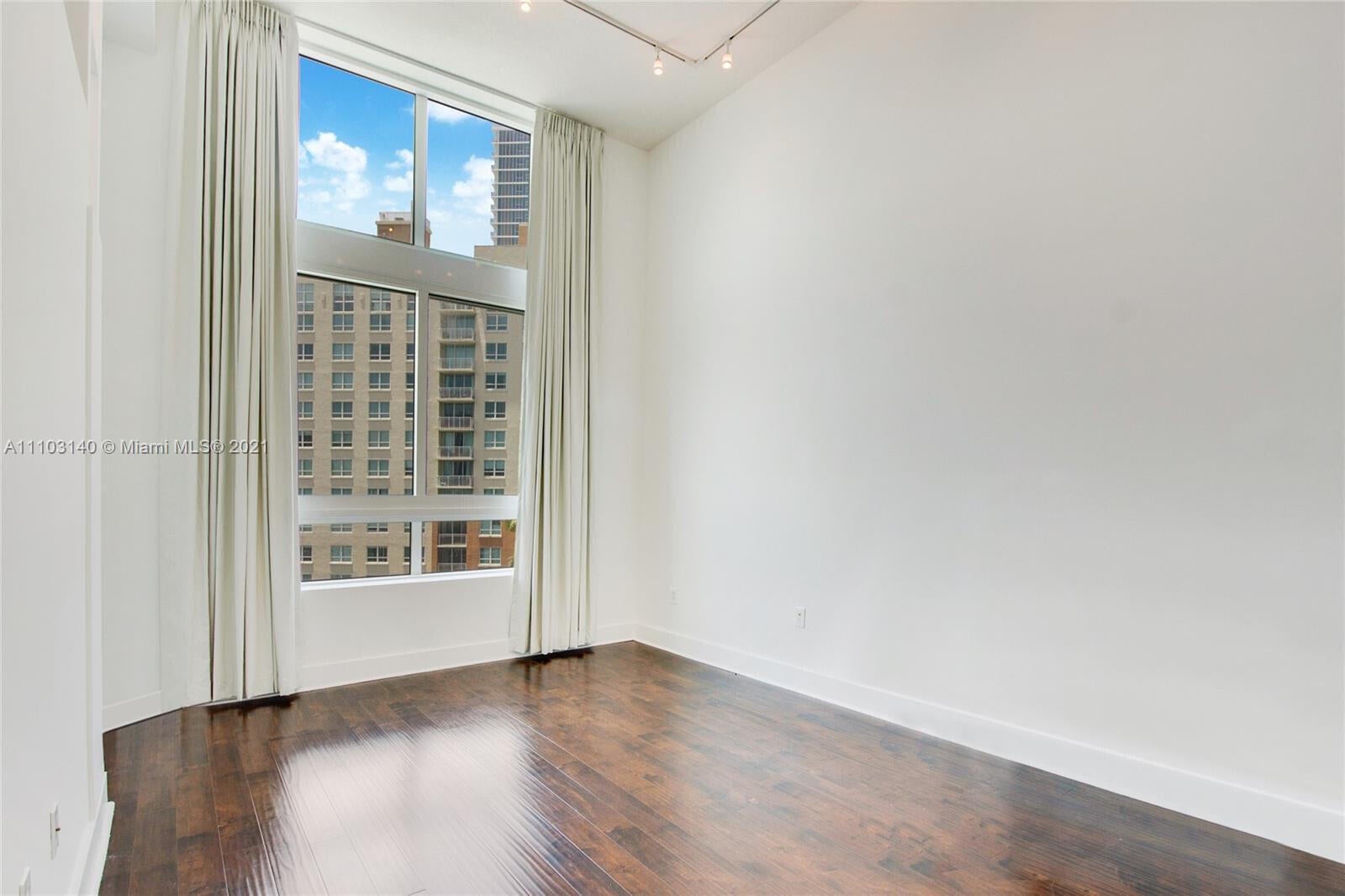 1900 N Bayshore Drive 912