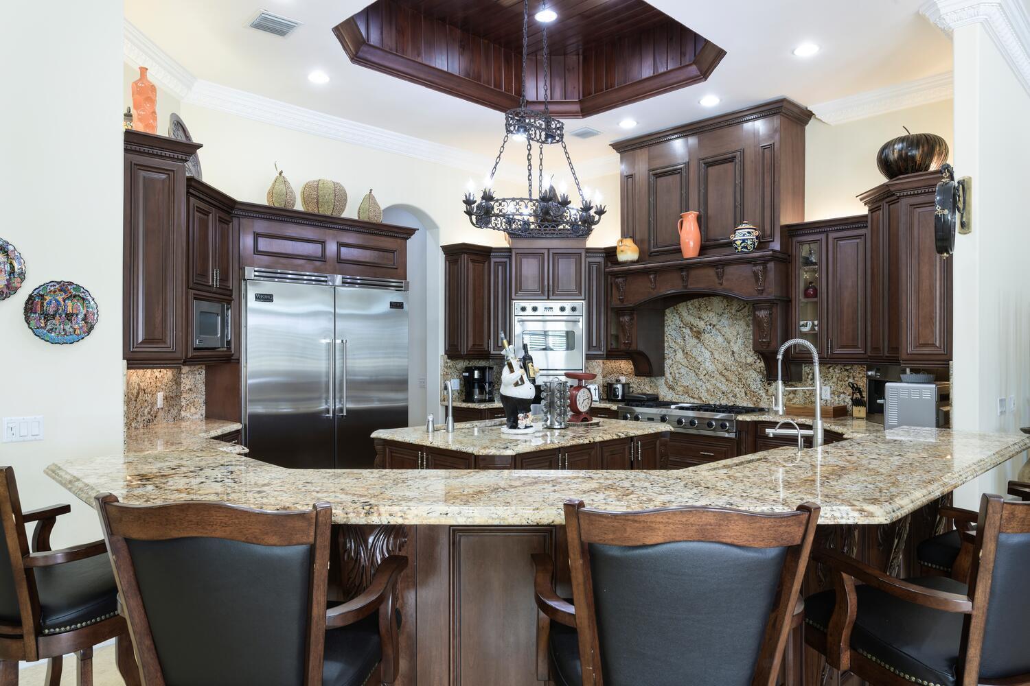 BANYAN LAKES - Residential