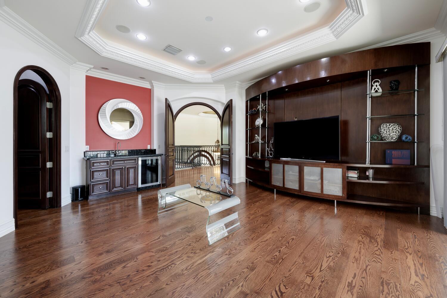 BANYAN LAKES - Residential