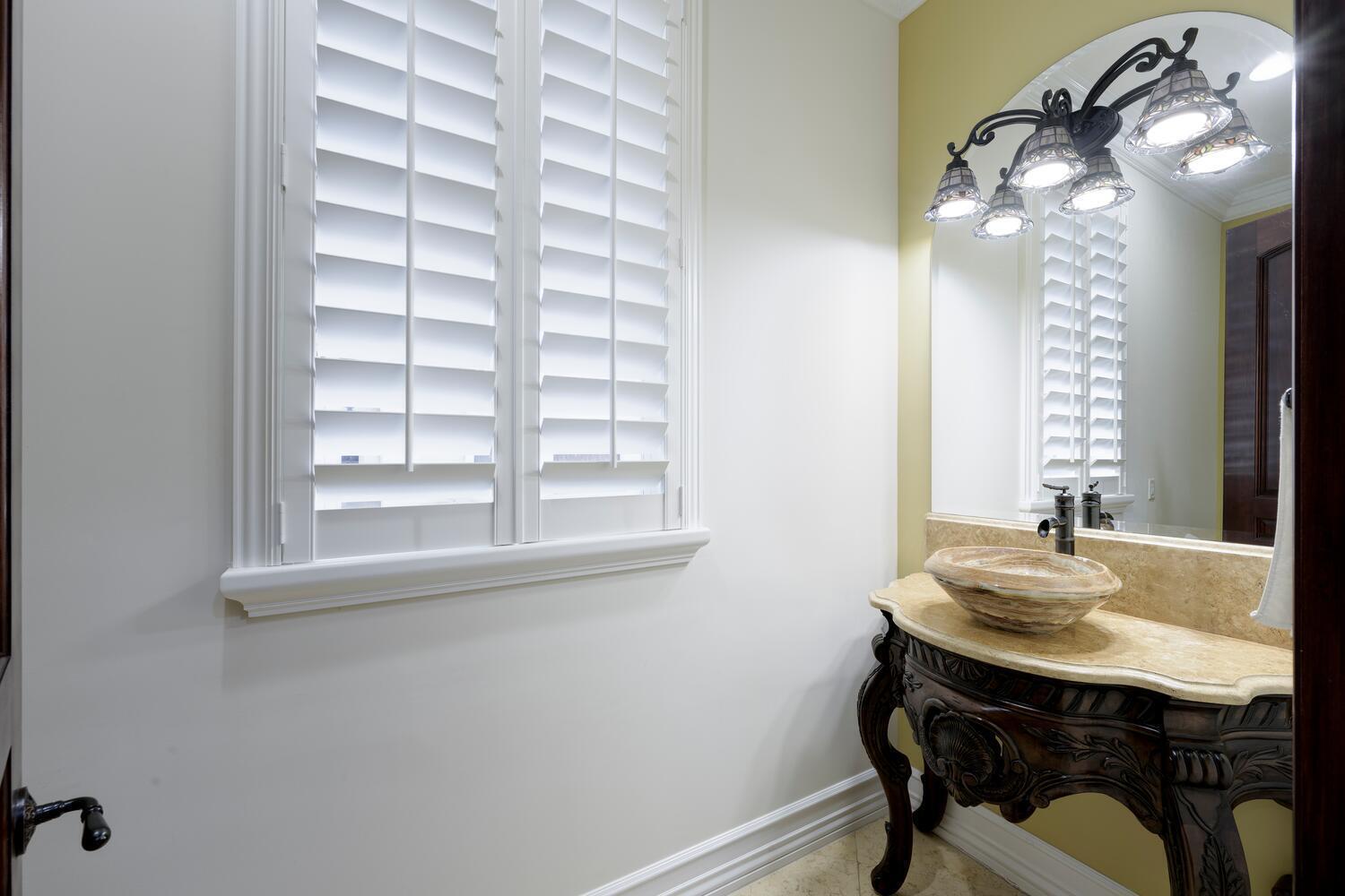 BANYAN LAKES - Residential