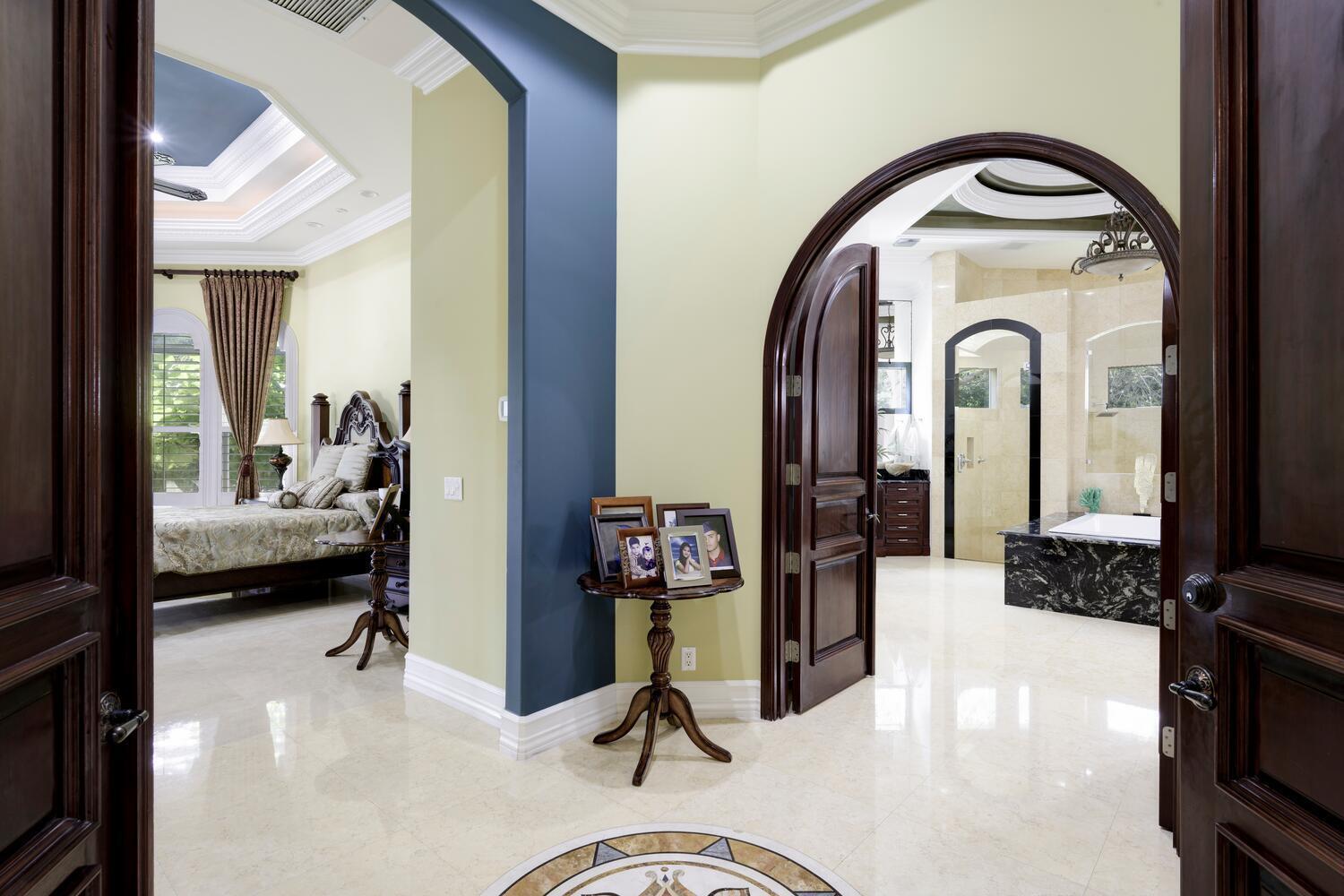 BANYAN LAKES - Residential