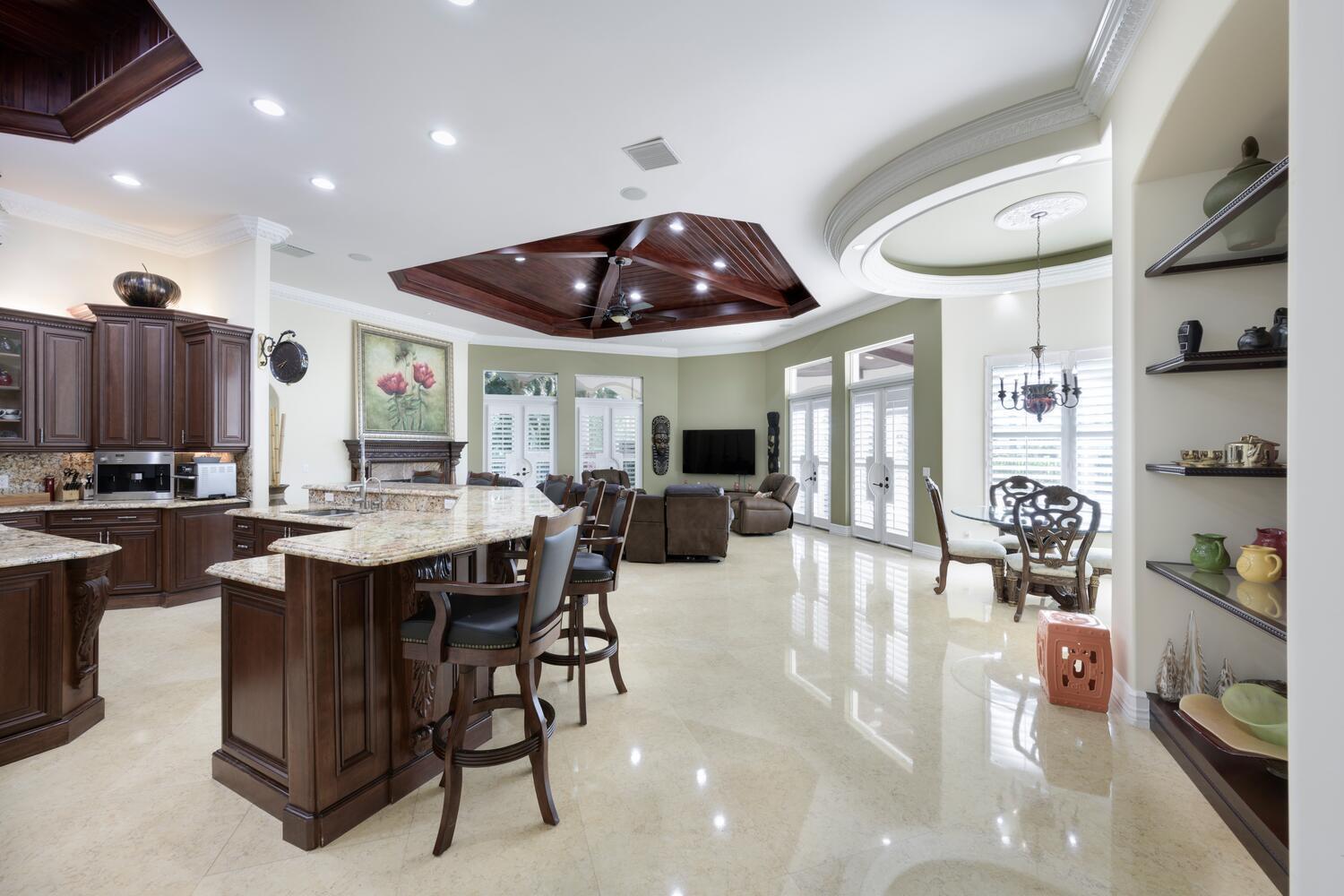 BANYAN LAKES - Residential