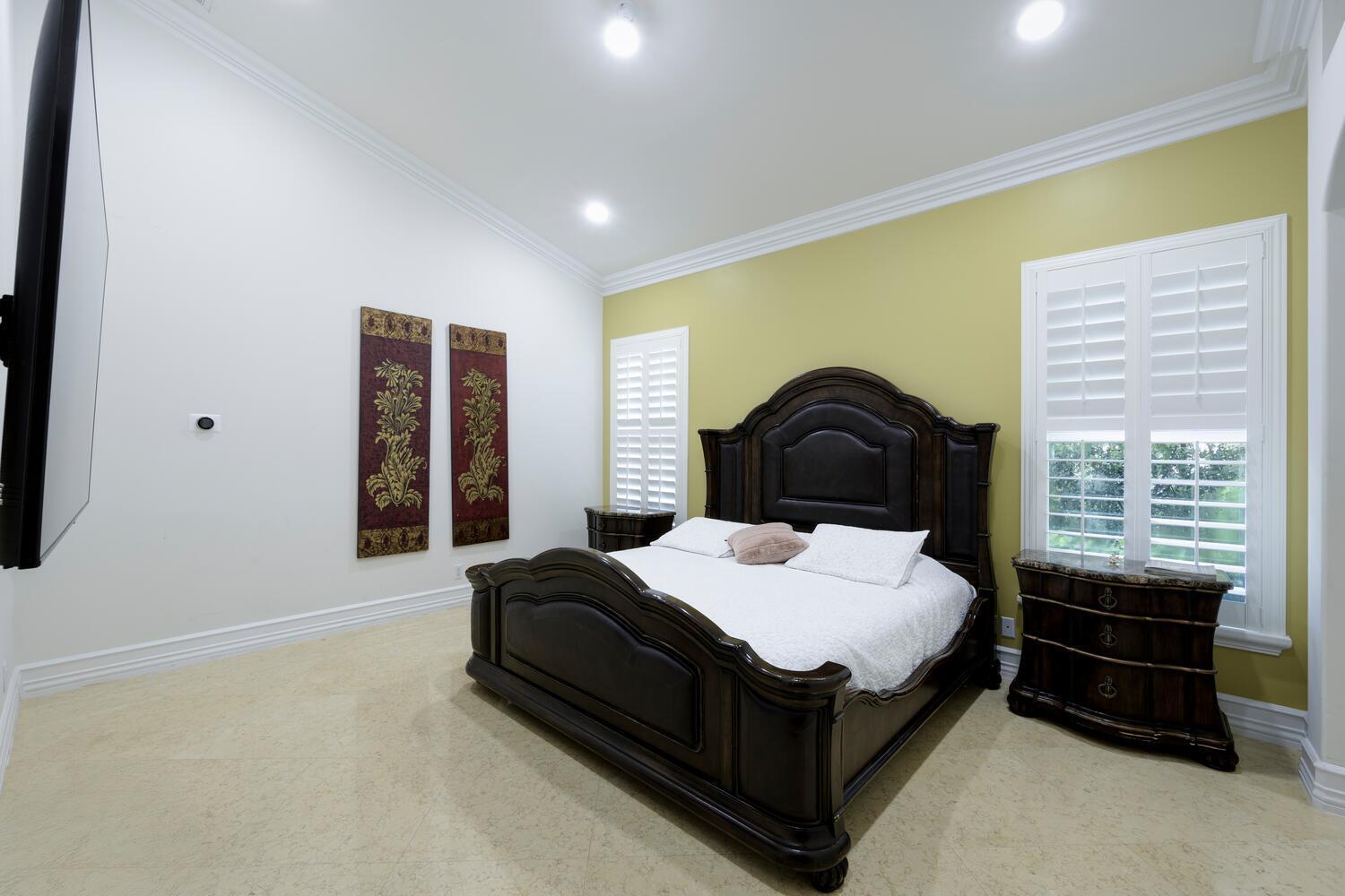 BANYAN LAKES - Residential