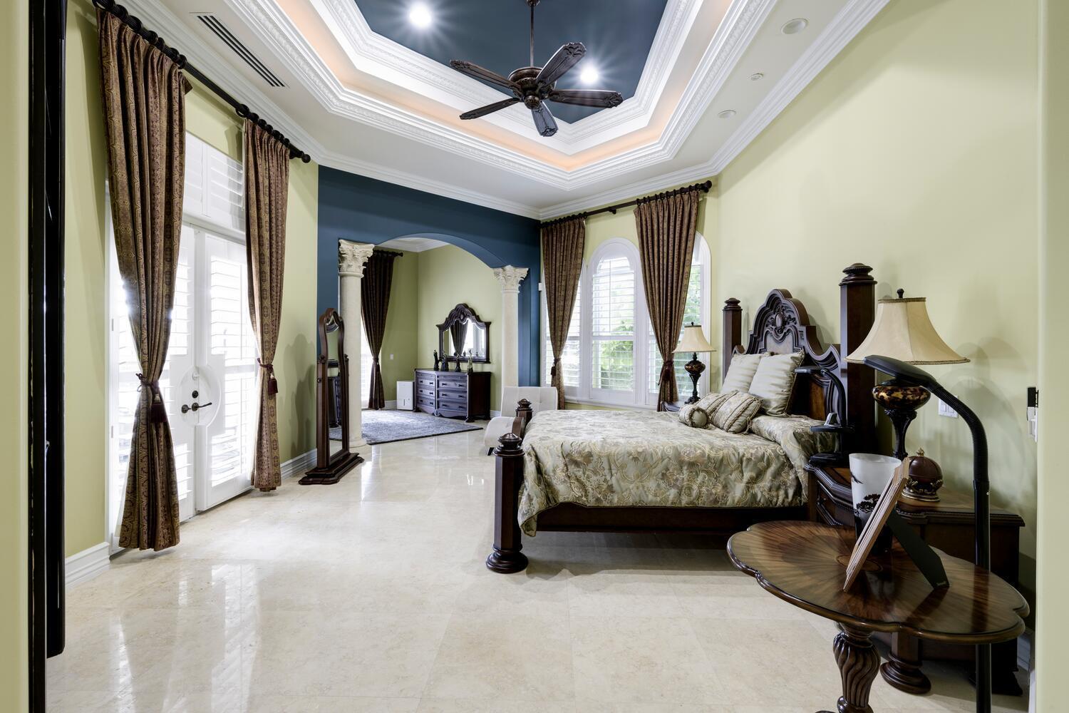 BANYAN LAKES - Residential