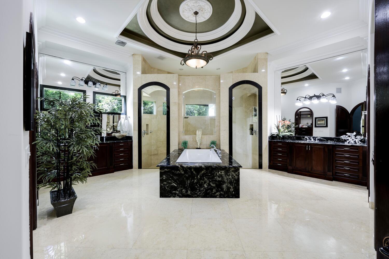 BANYAN LAKES - Residential