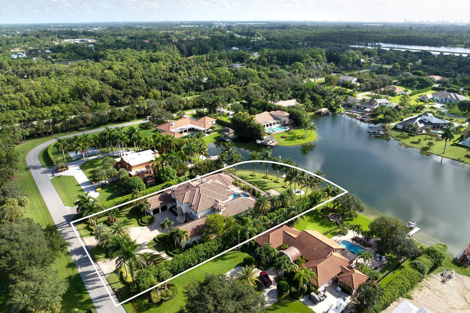 BANYAN LAKES - Residential