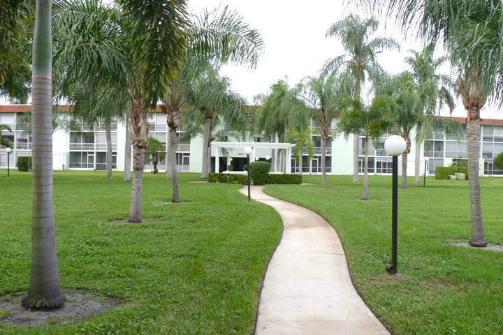 REGAL PALMS MAYFAIR CONDO - Residential Lease