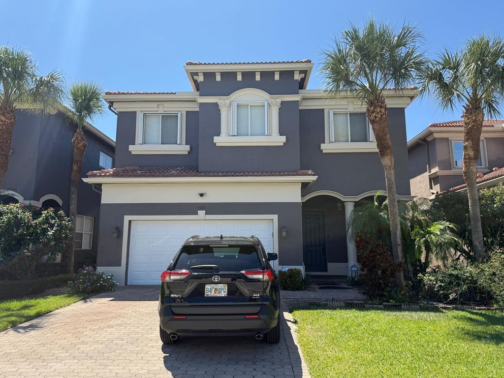 Photo of 1021 Grove Park Circle, Boynton Beach, FL 33436 (MLS # R11084197)