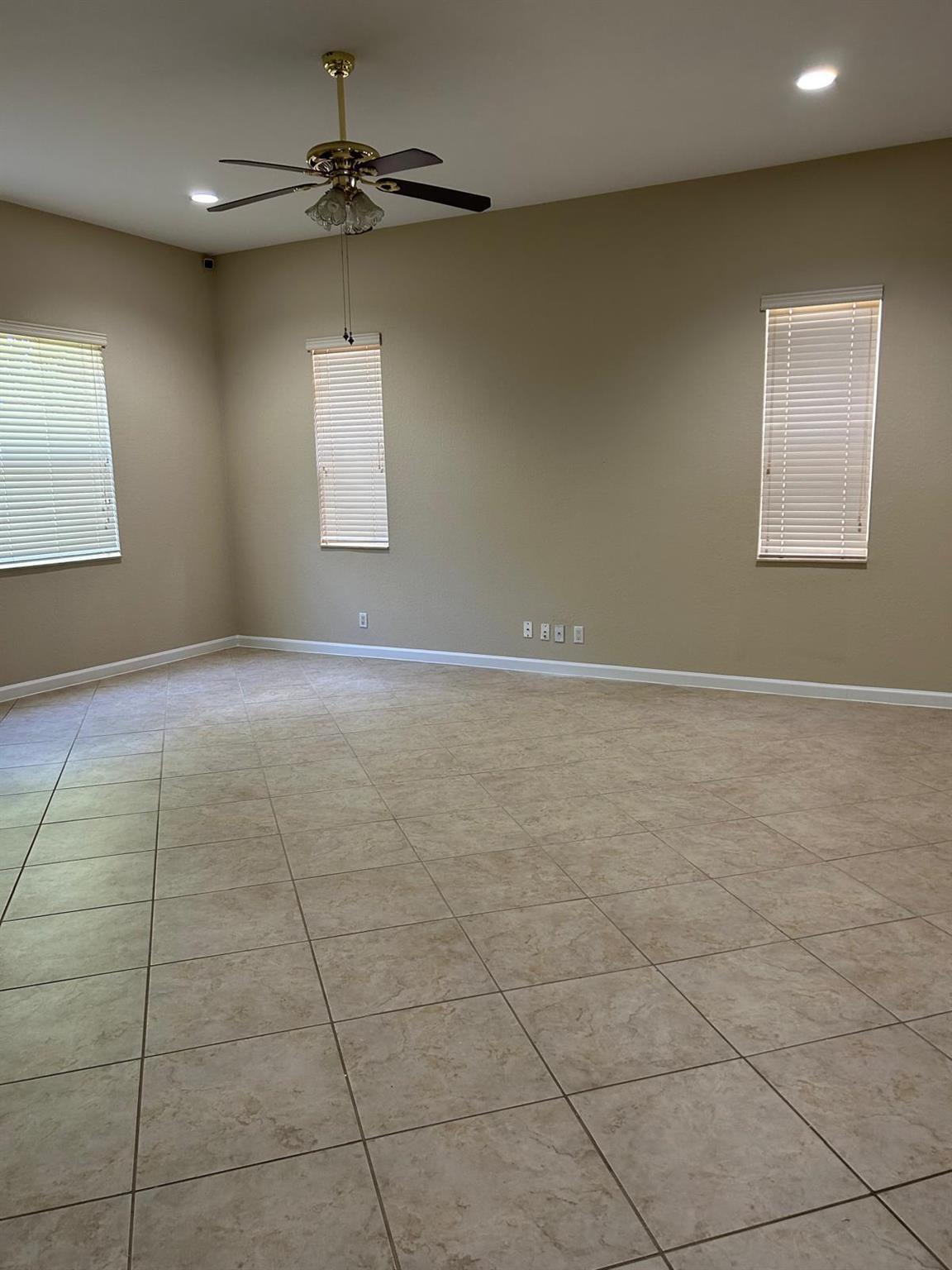 1021 Grove Park Circle