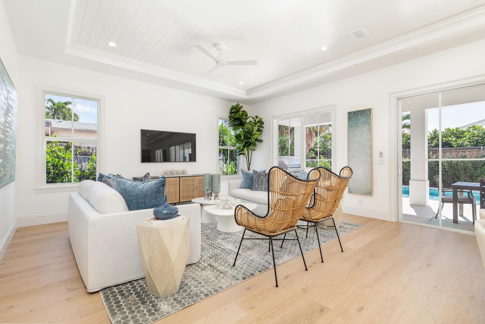 LAKE PLACE IN - Residential