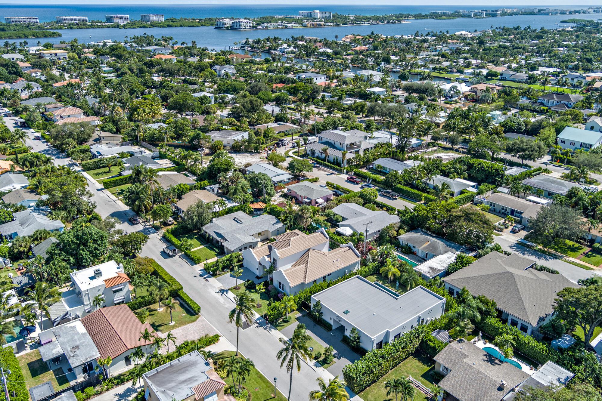 LAKE PLACE IN - Residential