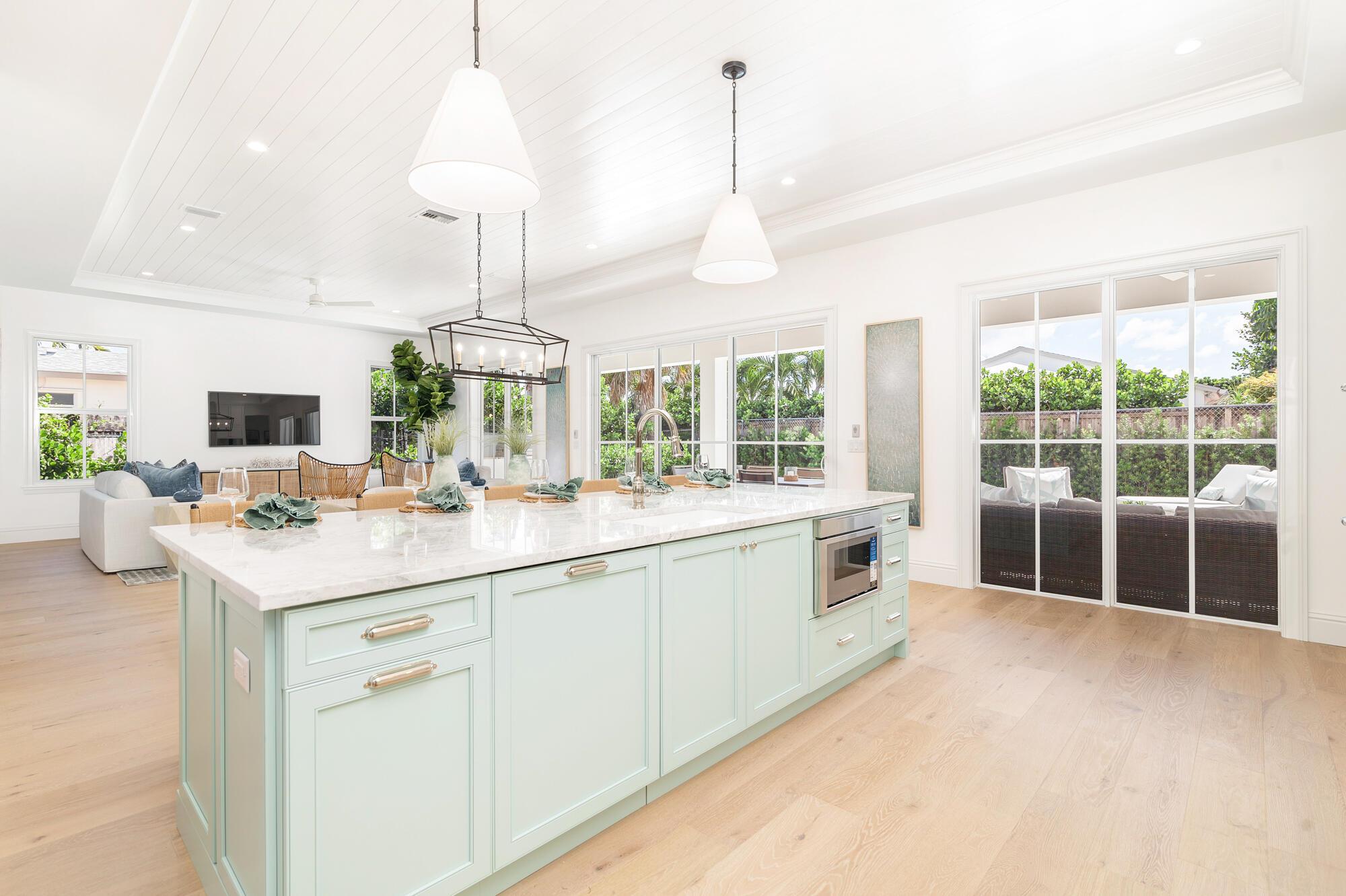 LAKE PLACE IN - Residential