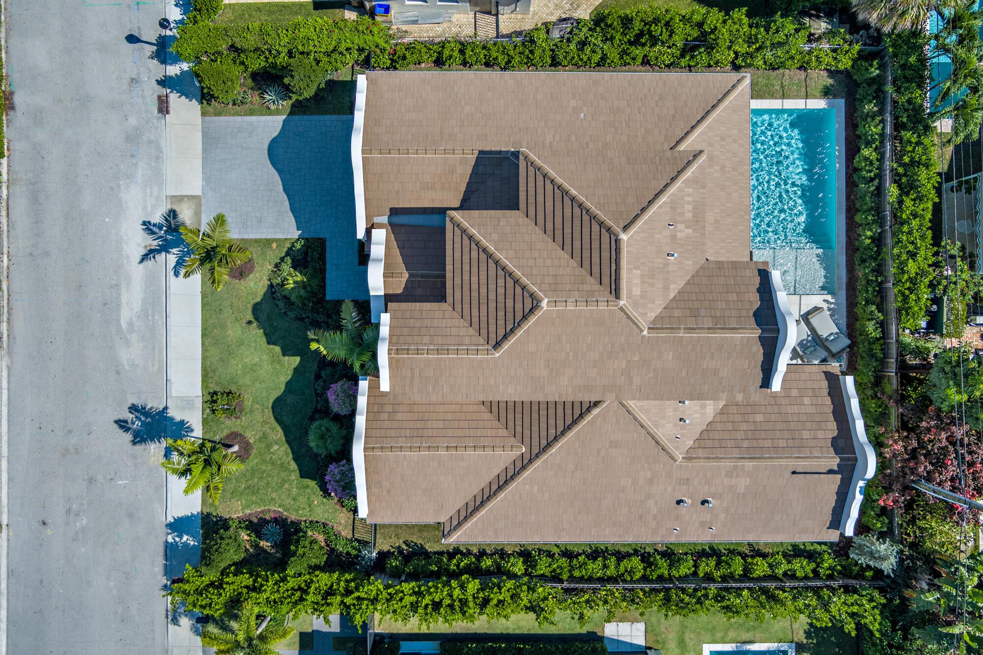 LAKE PLACE IN - Residential