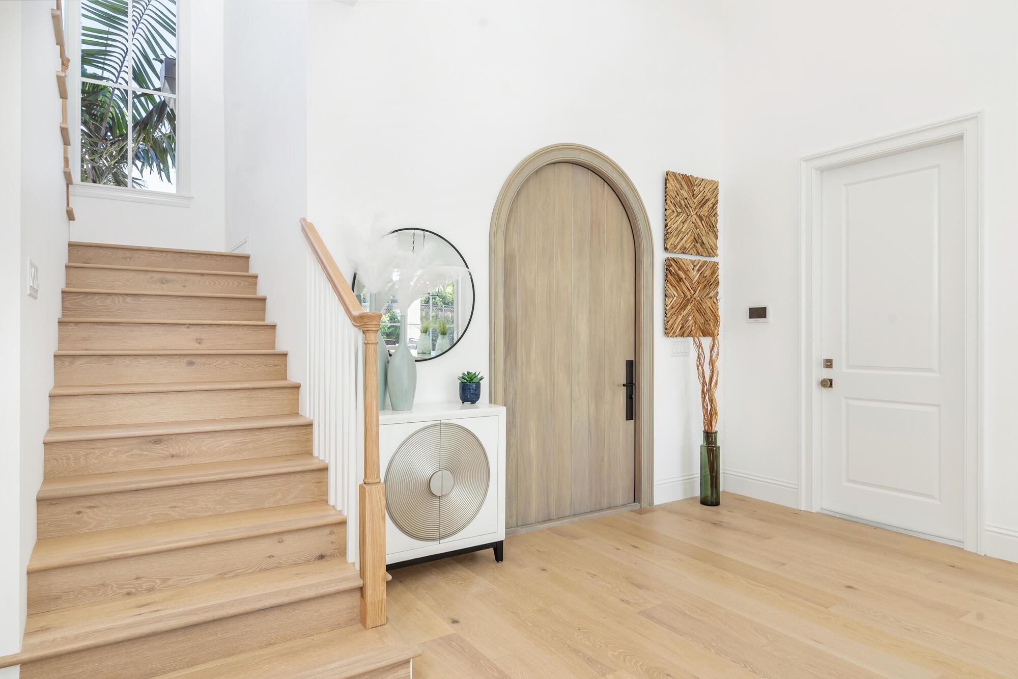 LAKE PLACE IN - Residential