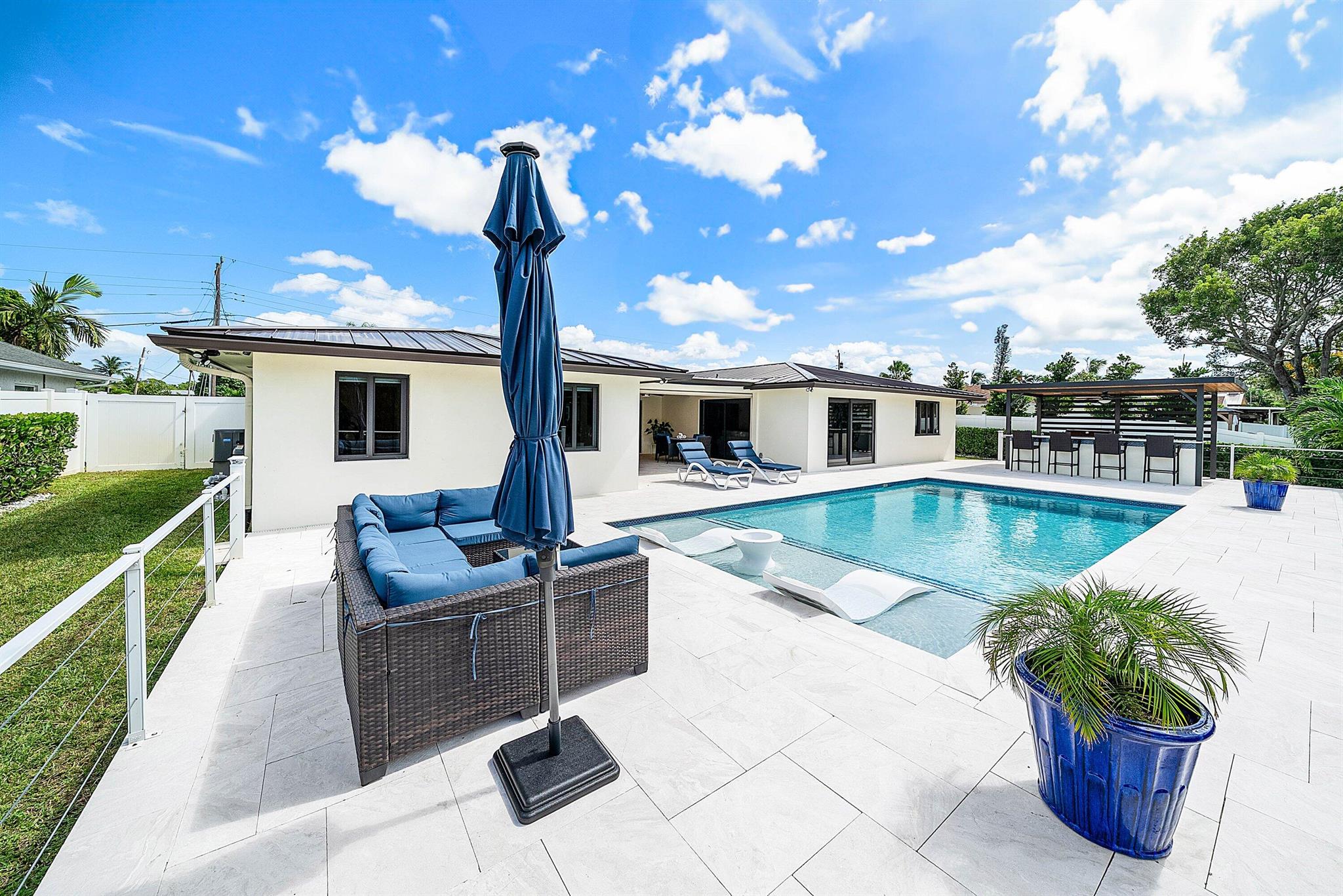 ISLAND ESTS ADD 1 IN - Residential