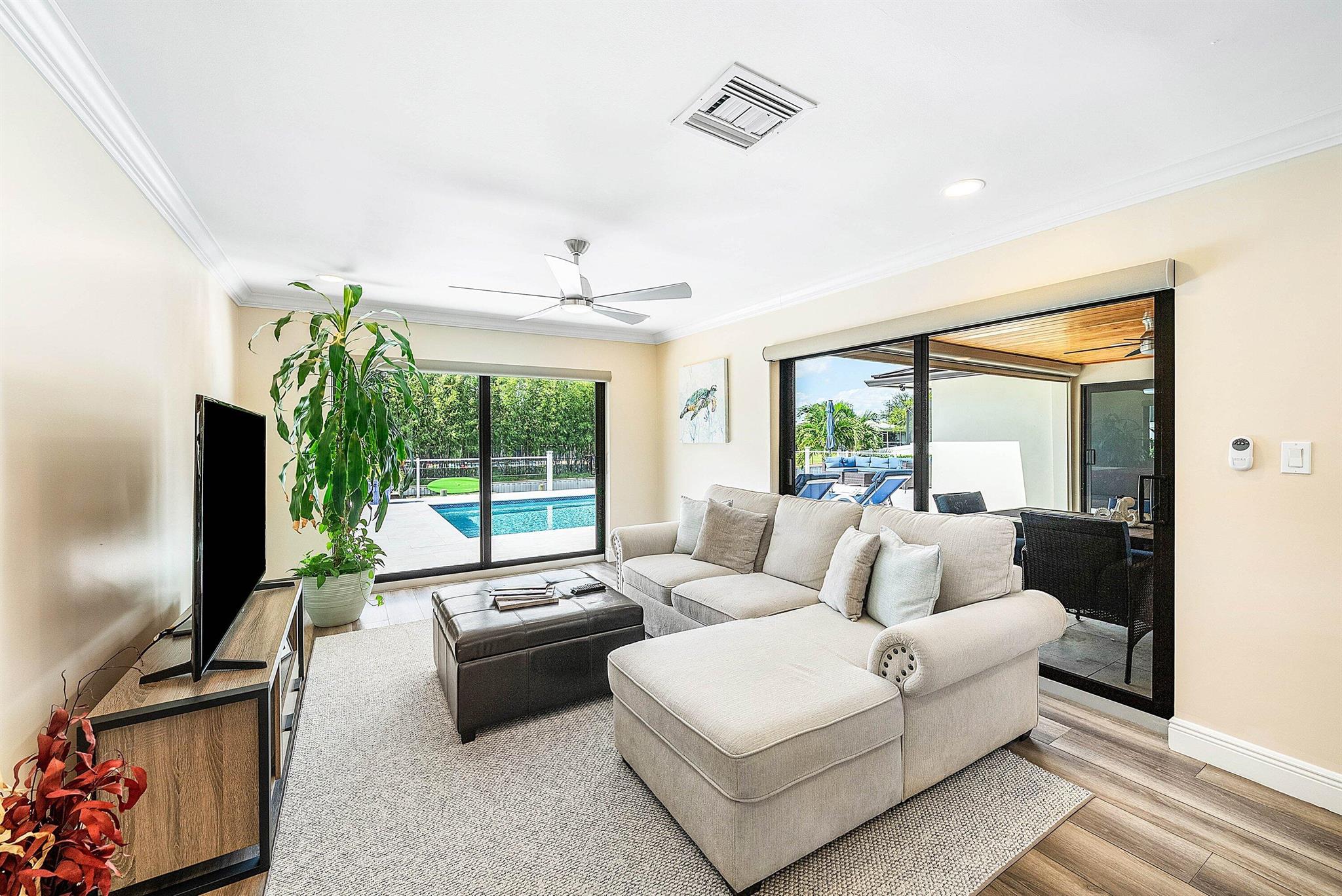 ISLAND ESTS ADD 1 IN - Residential
