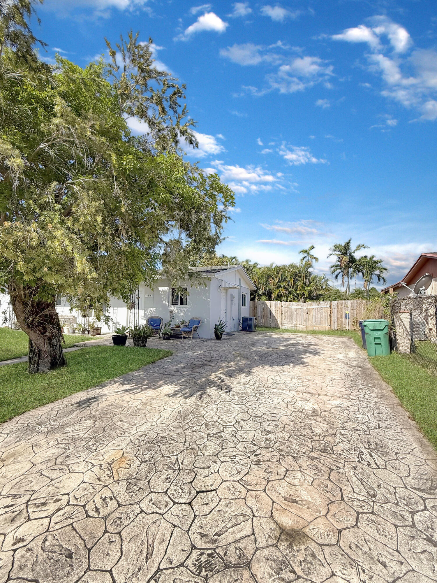 8TH ADDN TO RICHMOND HEIGHTS ESTATES - Residential