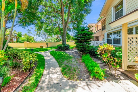 Tiny photo for 8120 Northboro Court #20a, Lake Clarke Shores, FL 33406 (MLS # B26042800)