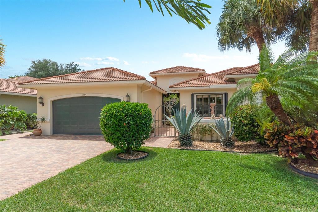 Photo of 6887 Antinori Lane, Boynton Beach, FL 33437 (MLS # R10797318)