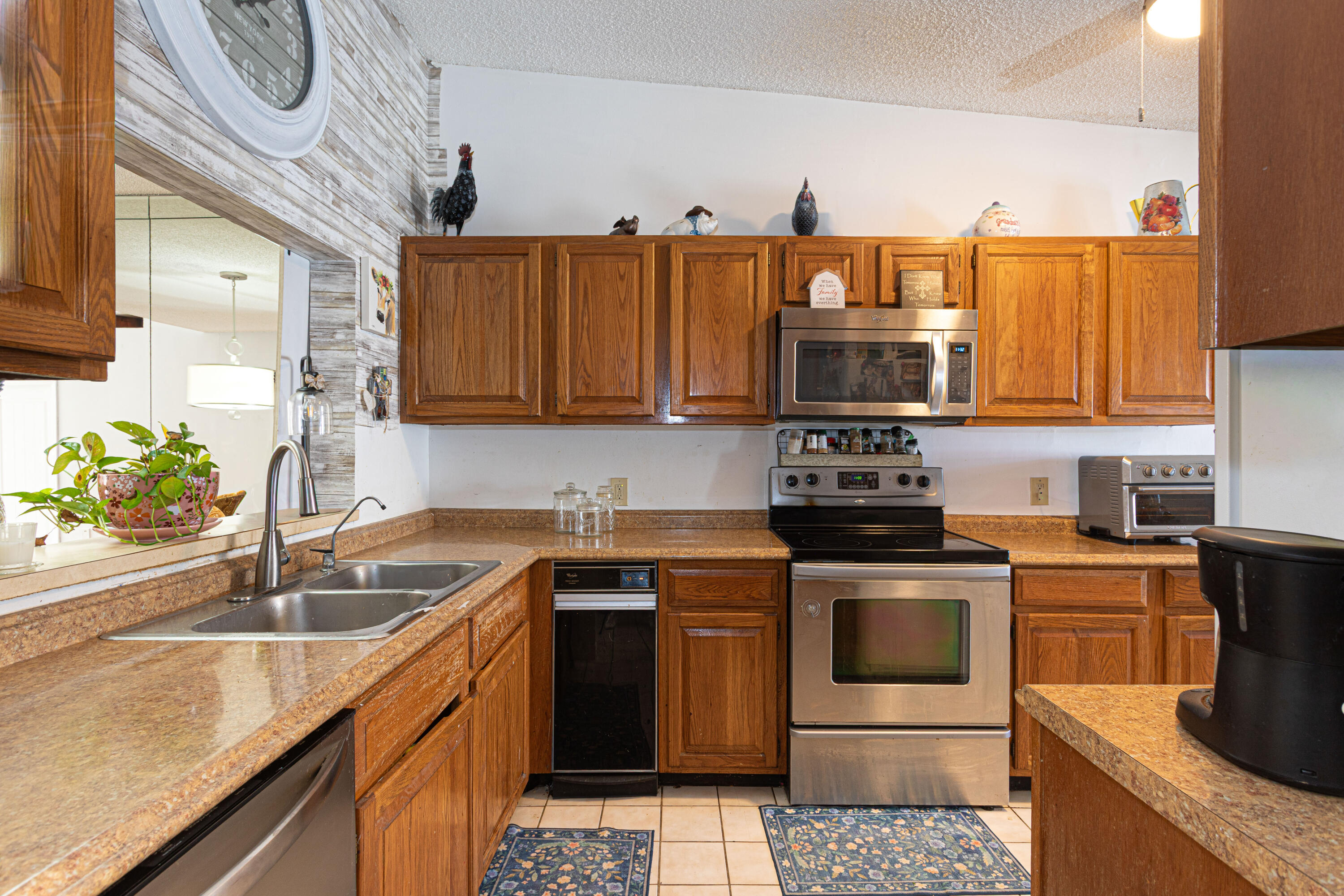 CANARY PALM CLUB - Residential