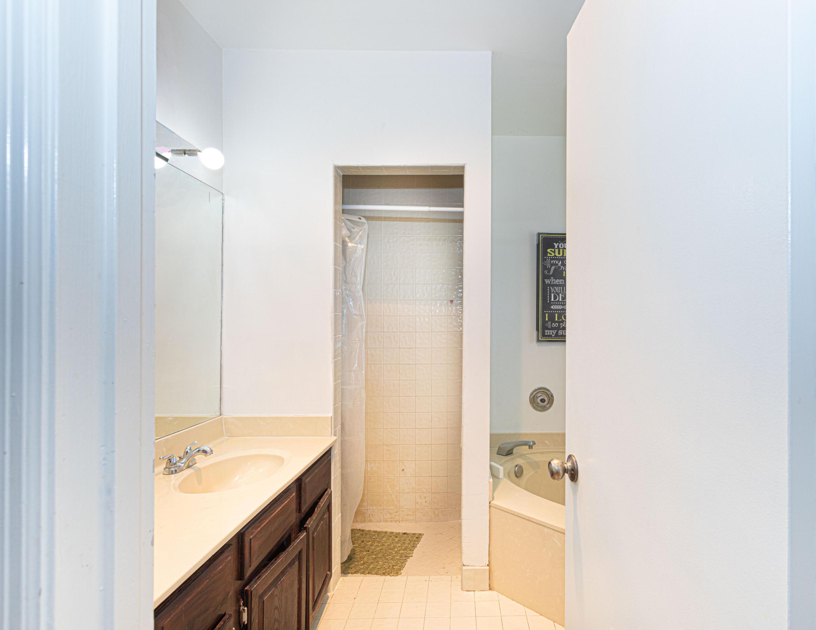 CANARY PALM CLUB - Residential