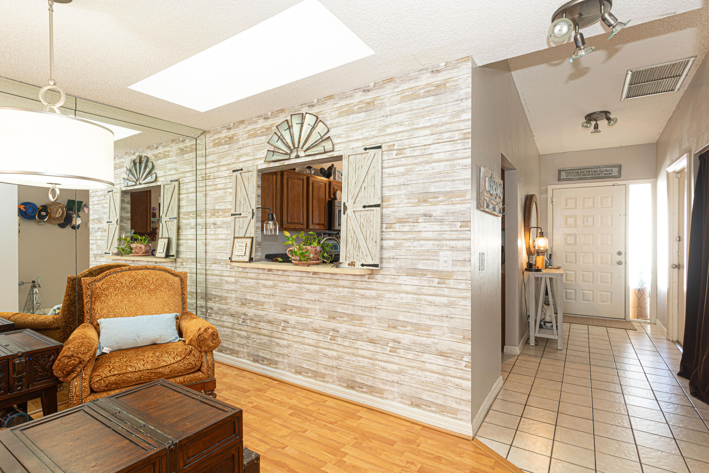 CANARY PALM CLUB - Residential