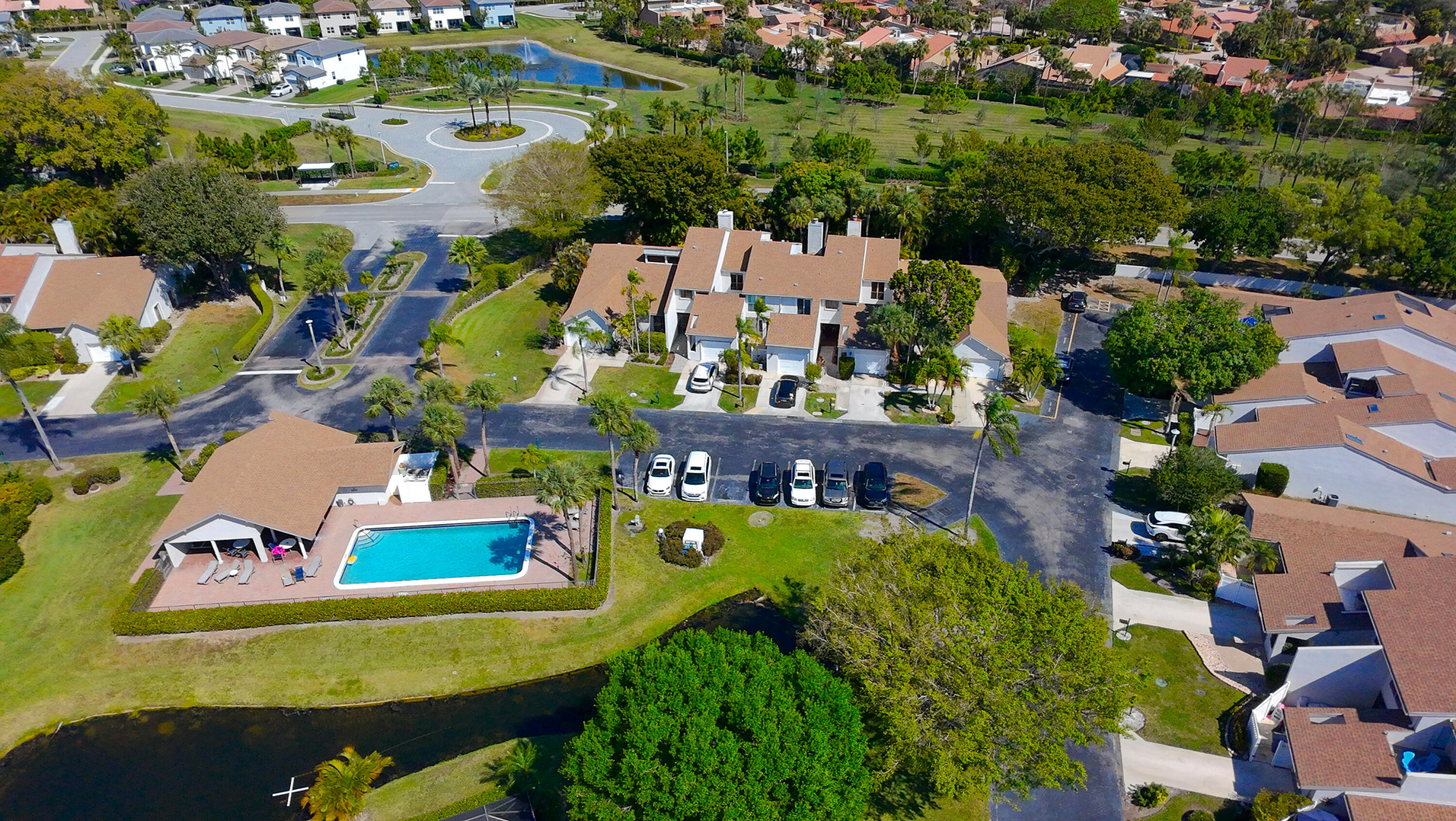 CANARY PALM CLUB - Residential