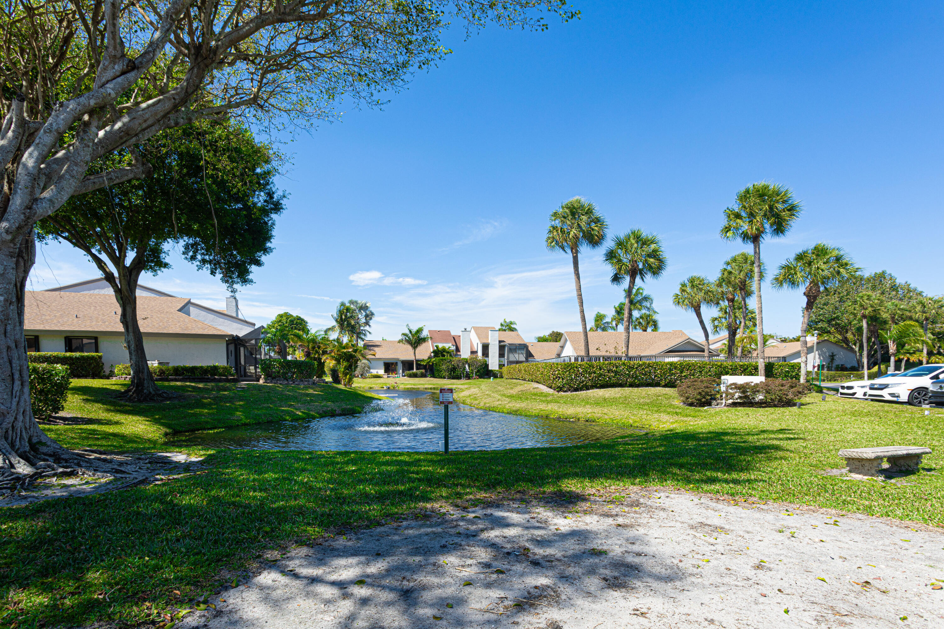 CANARY PALM CLUB - Residential