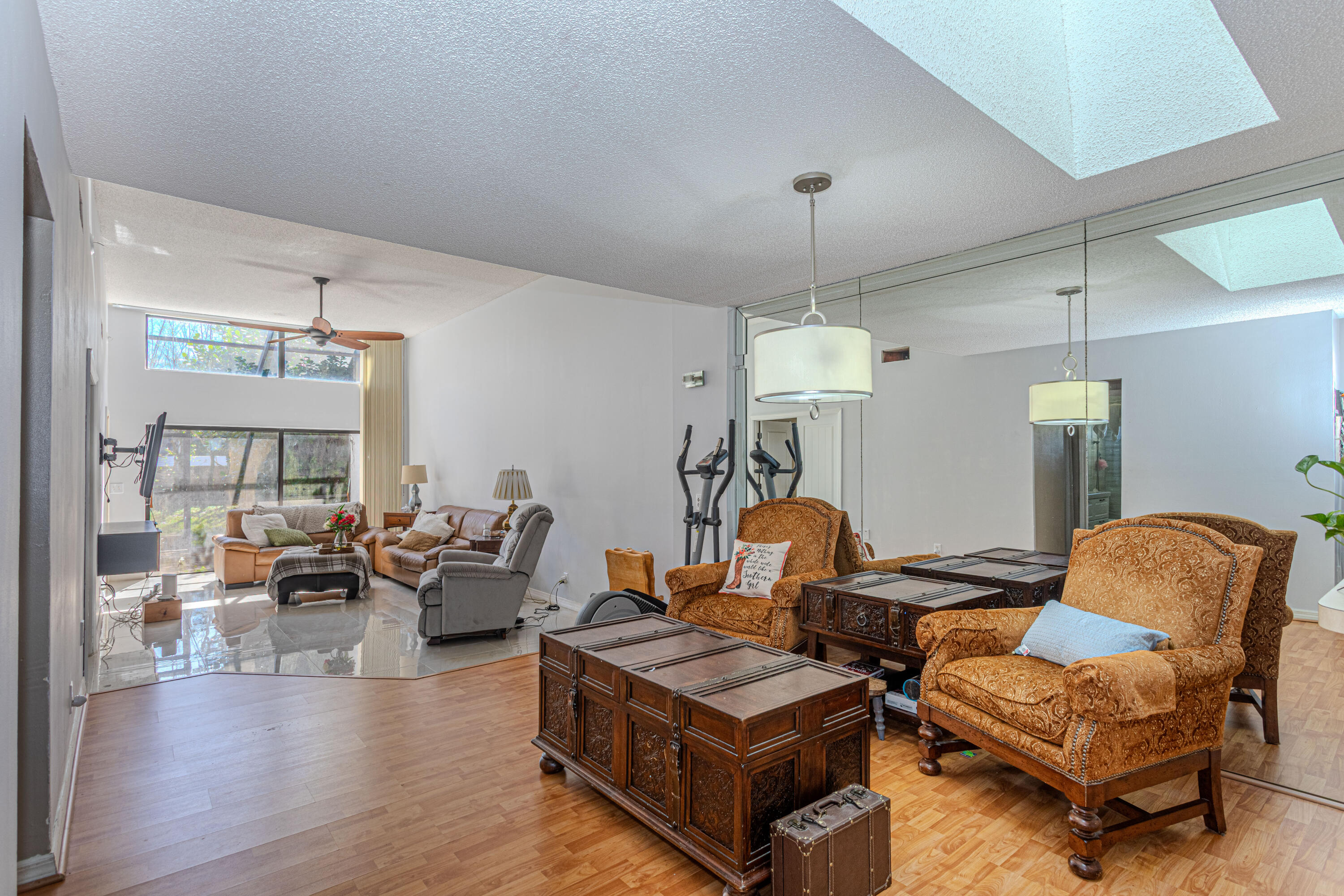 CANARY PALM CLUB - Residential